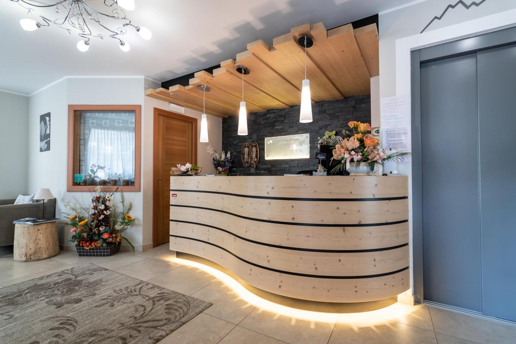 كوميزادورا Aparthotel Dolomites Living&Relax المظهر الخارجي الصورة